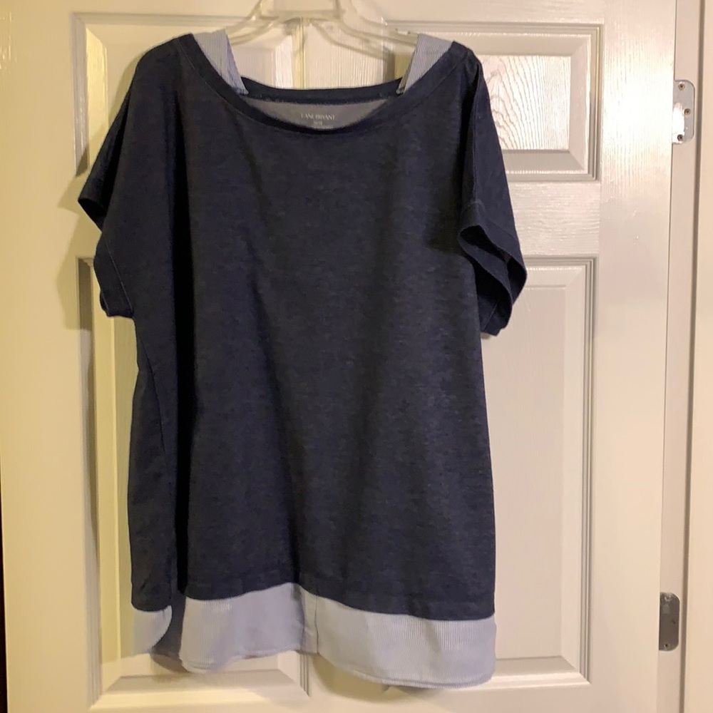 Tunic that looks like 2 shirts layered.    Very comfortable & so cute!   💙🤍💙
